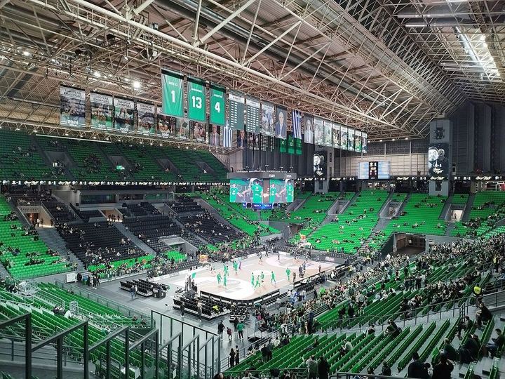 川普被调侃体育死神，预测到场球队均失利（封面配图）